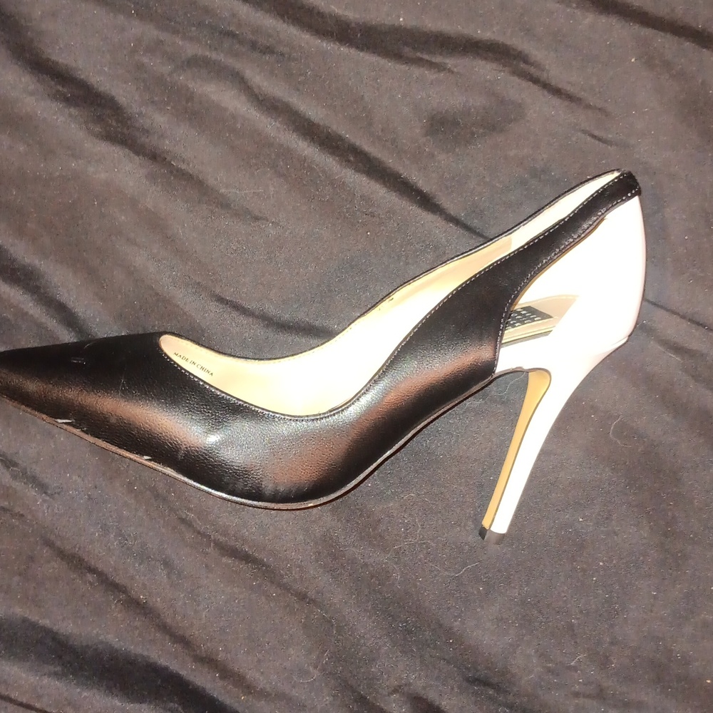 Women's shoes - Picture 2 of 3